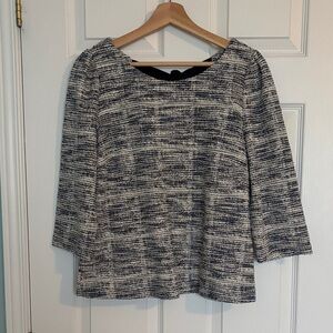 RW&Co textured top with 3/4 length sleeves